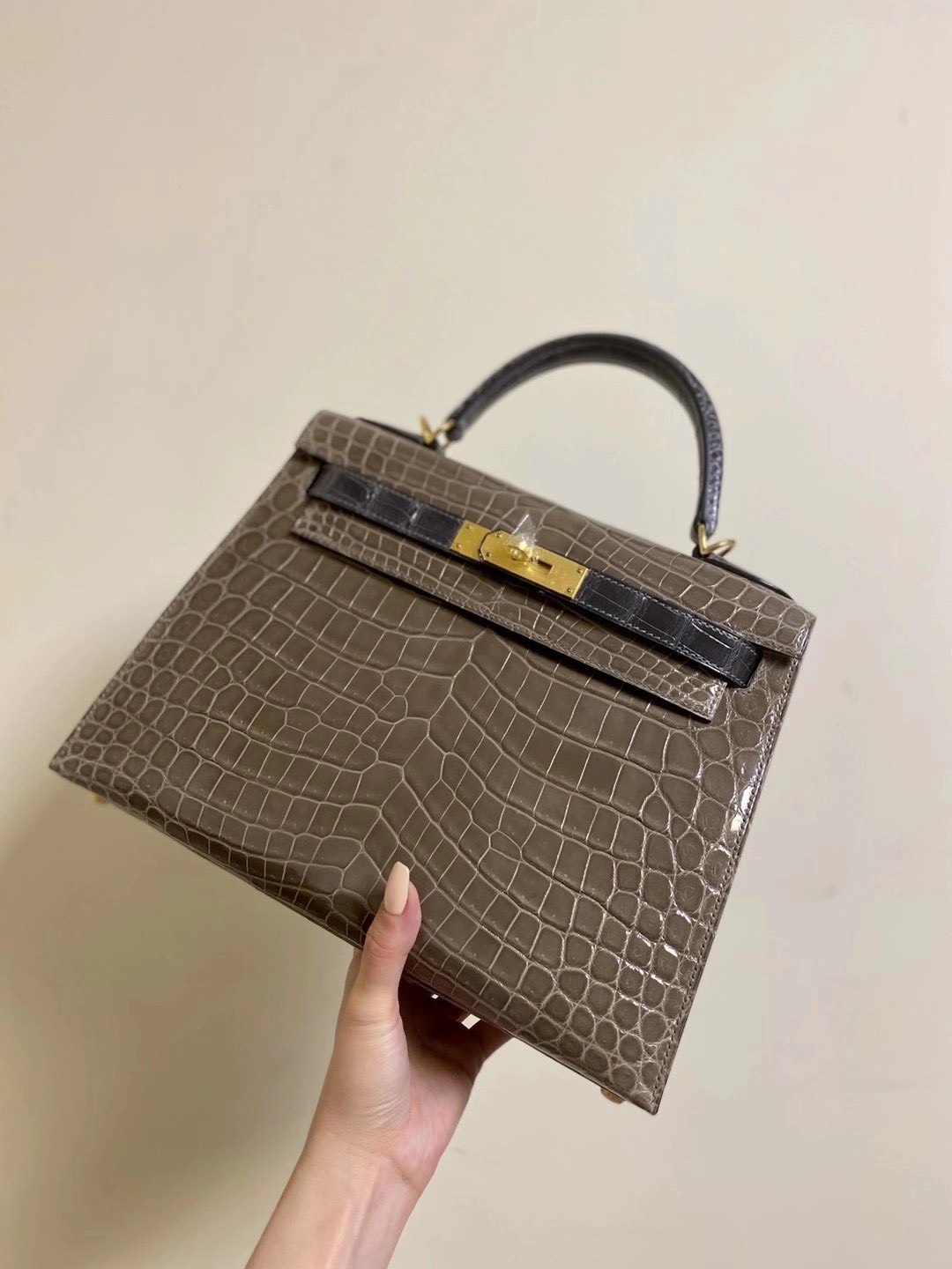 Túi xách nữ siêu cấp –TXSC1043 Túi xách HERMES Kelly Da cá sấu màu xám than bóng