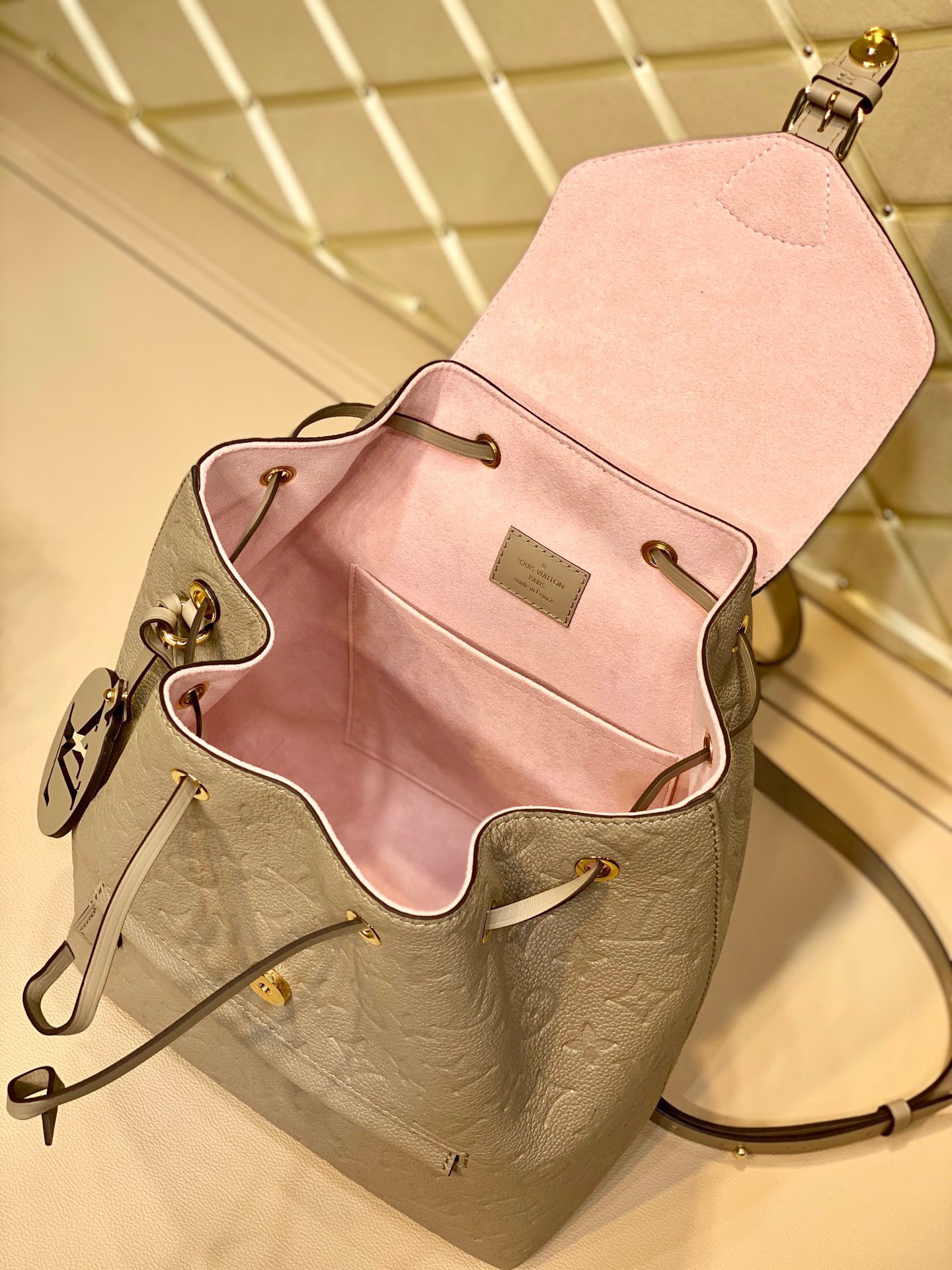 z2669047231777_f97cd7f43dce6b7b6ec2f158467a4c32 Túi xách nữ LOUIS VUITTON siêu cấp –TXSC1189