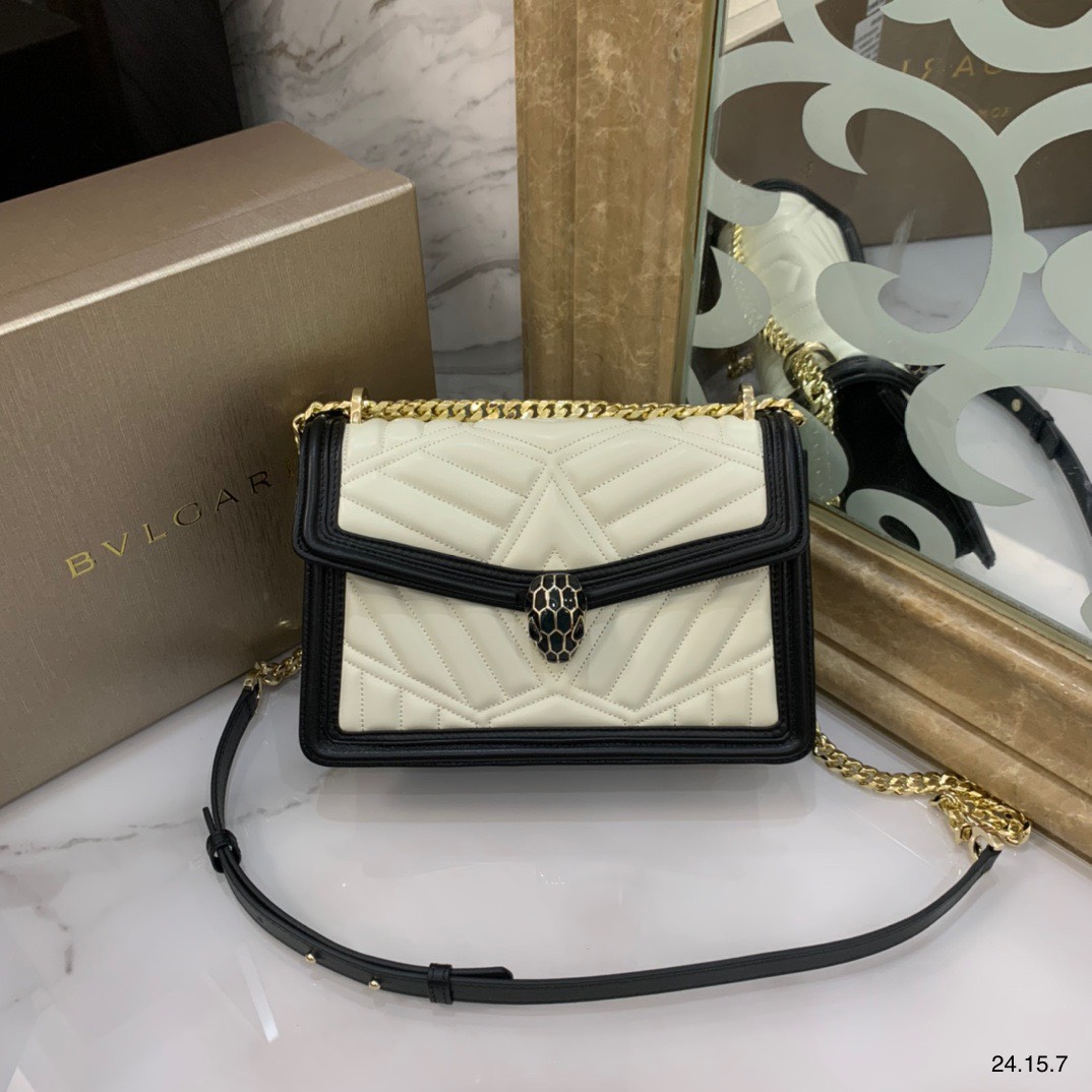 z2753053841245_bd23dedd5074539bf08b9fa37685a2bf Túi xách BVLGARI siêu cấp – TXSC1226