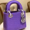Đặc điểm túi xách Dior Lady Dior cỡ trung màu tím da cá sấu