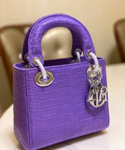 Đặc điểm túi xách Dior Lady Dior cỡ trung màu tím da cá sấu