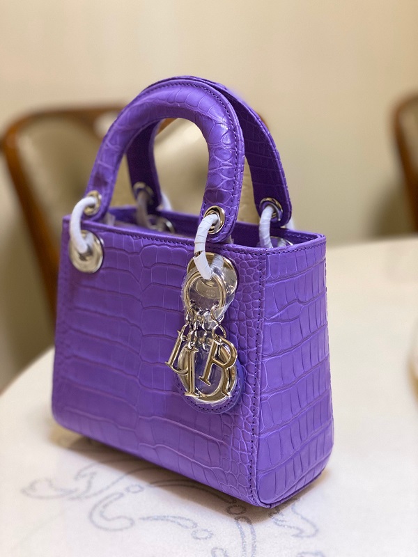 4 Túi xách Dior Lady Dior cỡ trung màu tím da cá sấu