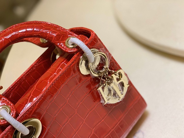 5 Túi xách Dior Lady Dior cỡ trung màu đỏ đậm da cá sấu