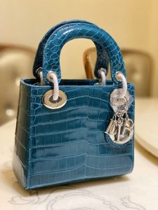 Chiếc túi Dior Lady Mini