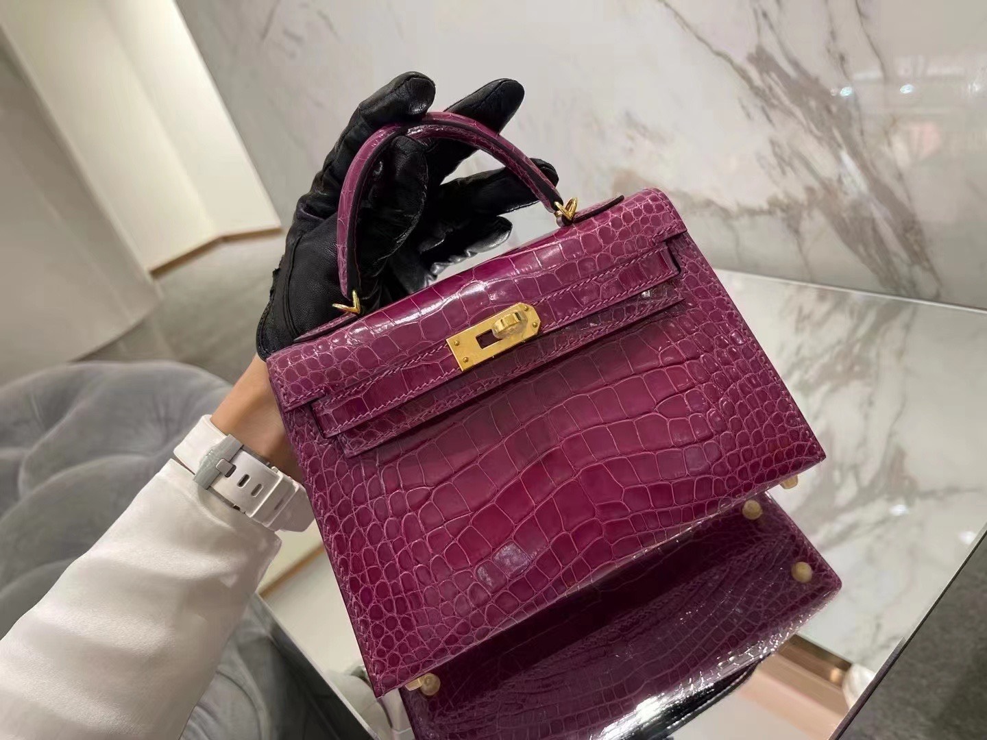 Túi xách Hermes Vert Bosphore Shiny Alligator Mini Kelly màu tím đỏ Túi xách Hermes Vert Bosphore Shiny Alligator Mini Kelly màu tím đỏ