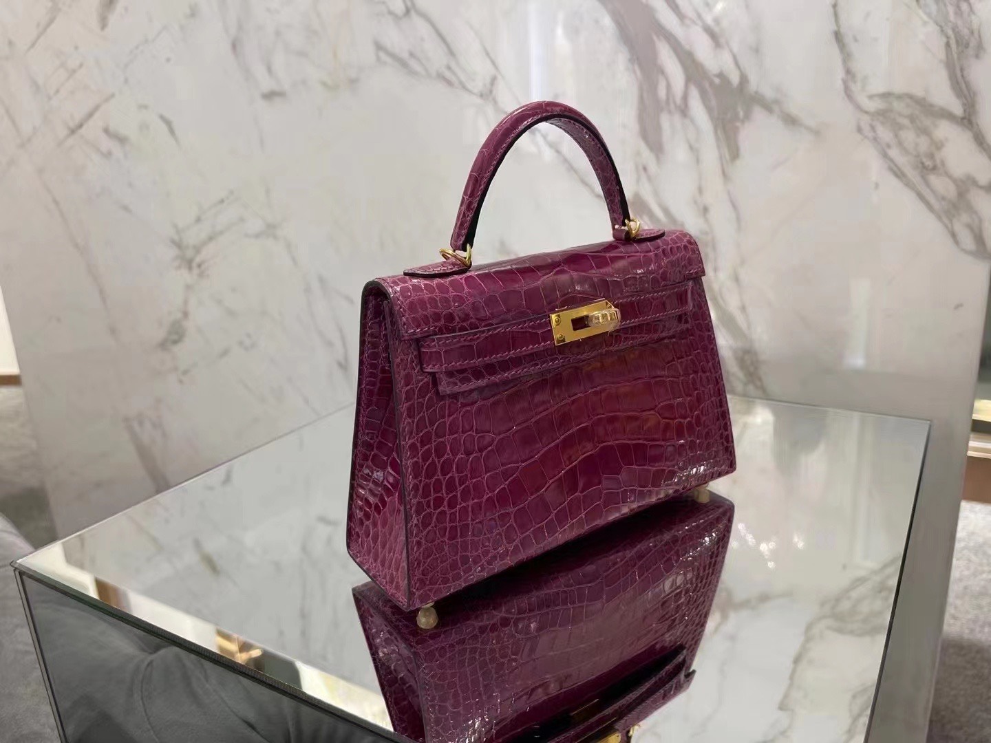 z3194173829700_b255eb3df1b181a5ea9ff0e9887c5c56 Túi xách Hermes Vert Bosphore Shiny Alligator Mini Kelly Màu Tím Đỏ