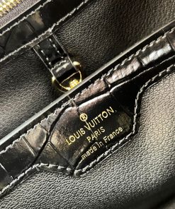 Túi xách Louis Vuitton Capucines Da Cá Sấu Màu Đen