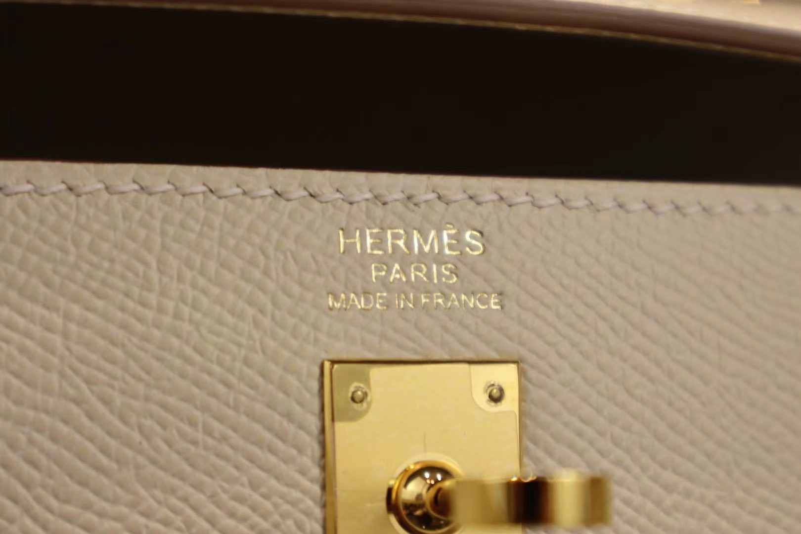 Cách phân biệt Hermes Kelly 32 da Swift thật và giả