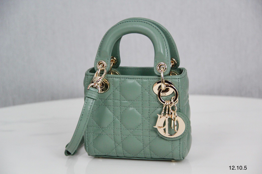 z3299212002534_9e77edb528b9363c1b2352072cd331ab Túi xách Micro Lady Dior Lambskin Cannage Gold Màu Xanh
