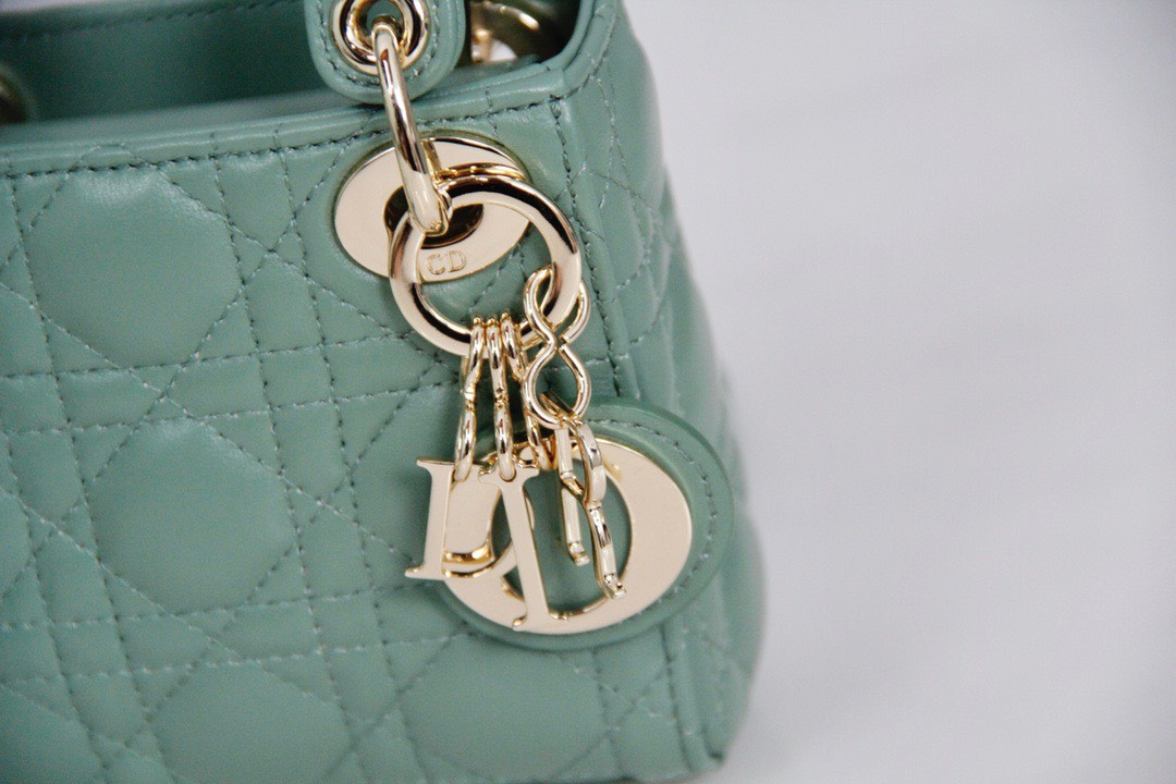 z3299212011532_e6a9aefa446a0633146686bdb588c9e8 Túi xách Micro Lady Dior Lambskin Cannage Gold Màu Xanh