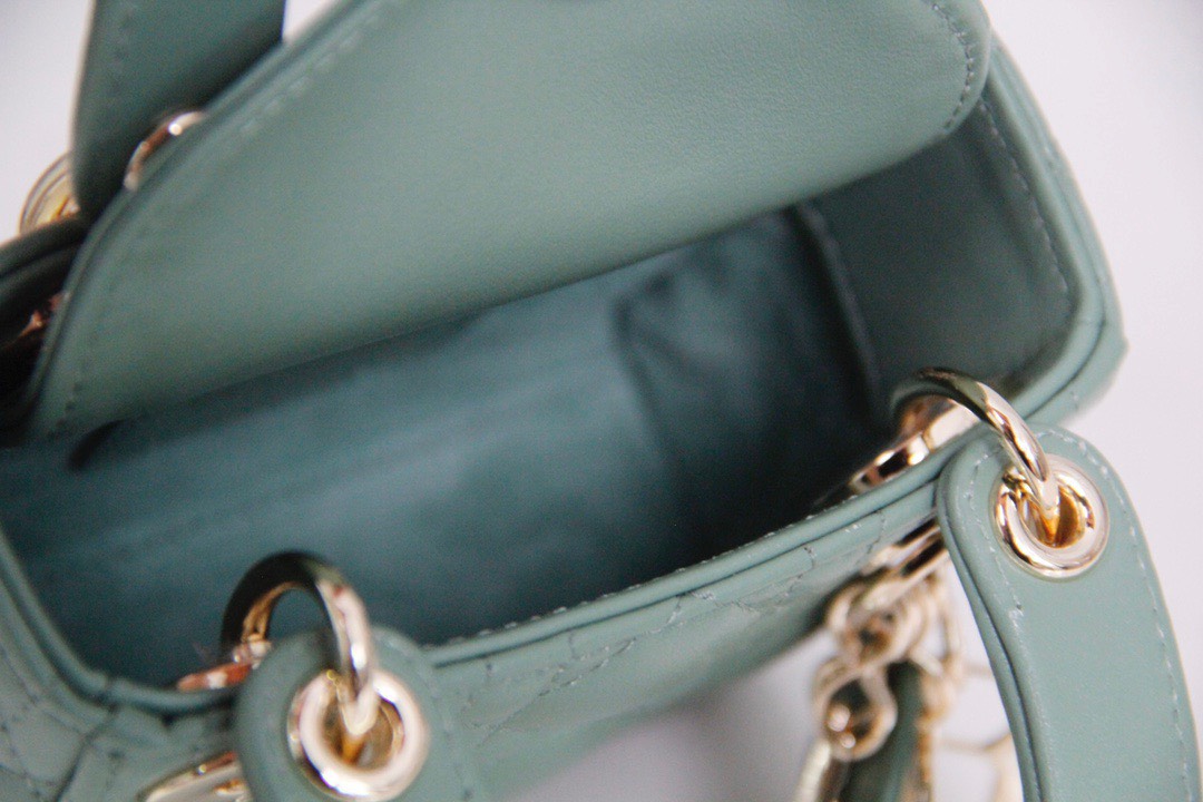 z3299212039140_c001bb5de50ff9b6d119b2c43be5bb14 Túi xách Micro Lady Dior Lambskin Cannage Gold Màu Xanh