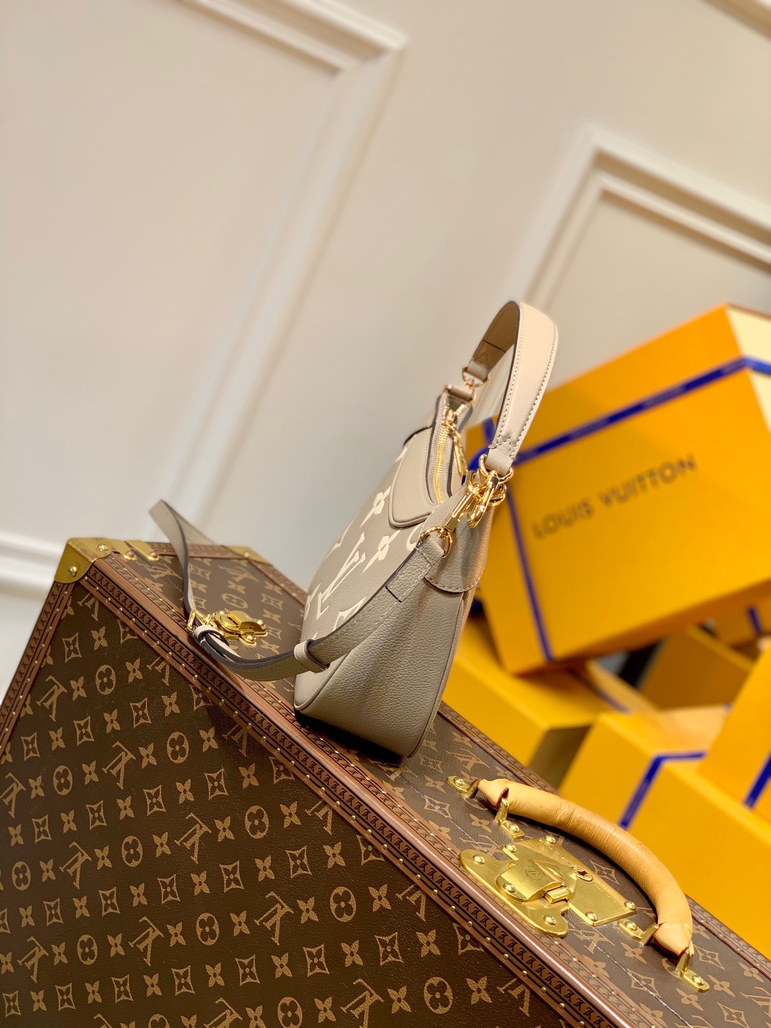 z3321663294148_7b98c6b56f21d0747be8312f90e30a68 Túi xách nữ Louis Vuitton Boulogne PM Kem Be
