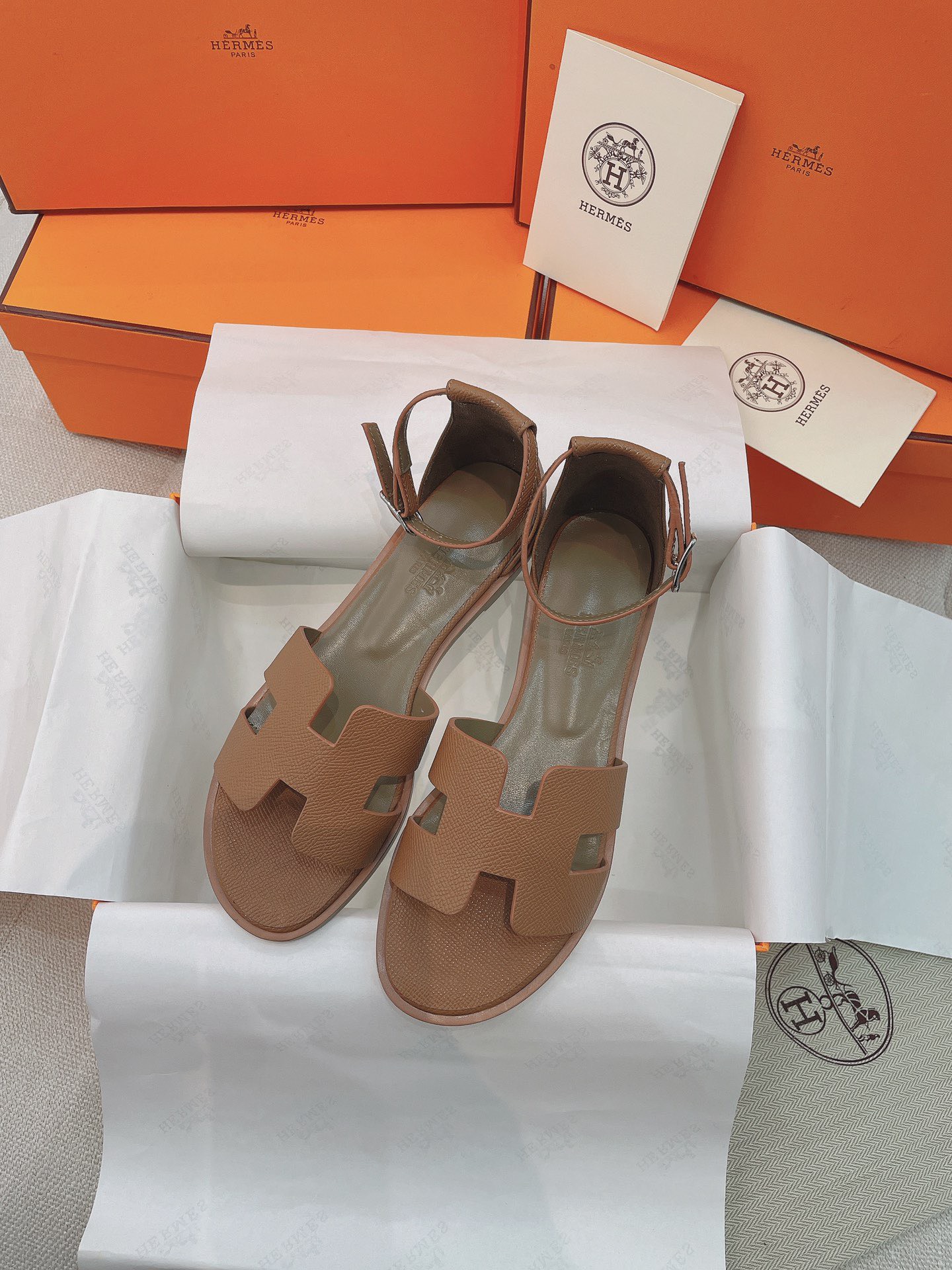 z3327639113109_8cf66e2383ed4150546a661b1a6e9824 Giày nữ Hermes GNSC1506