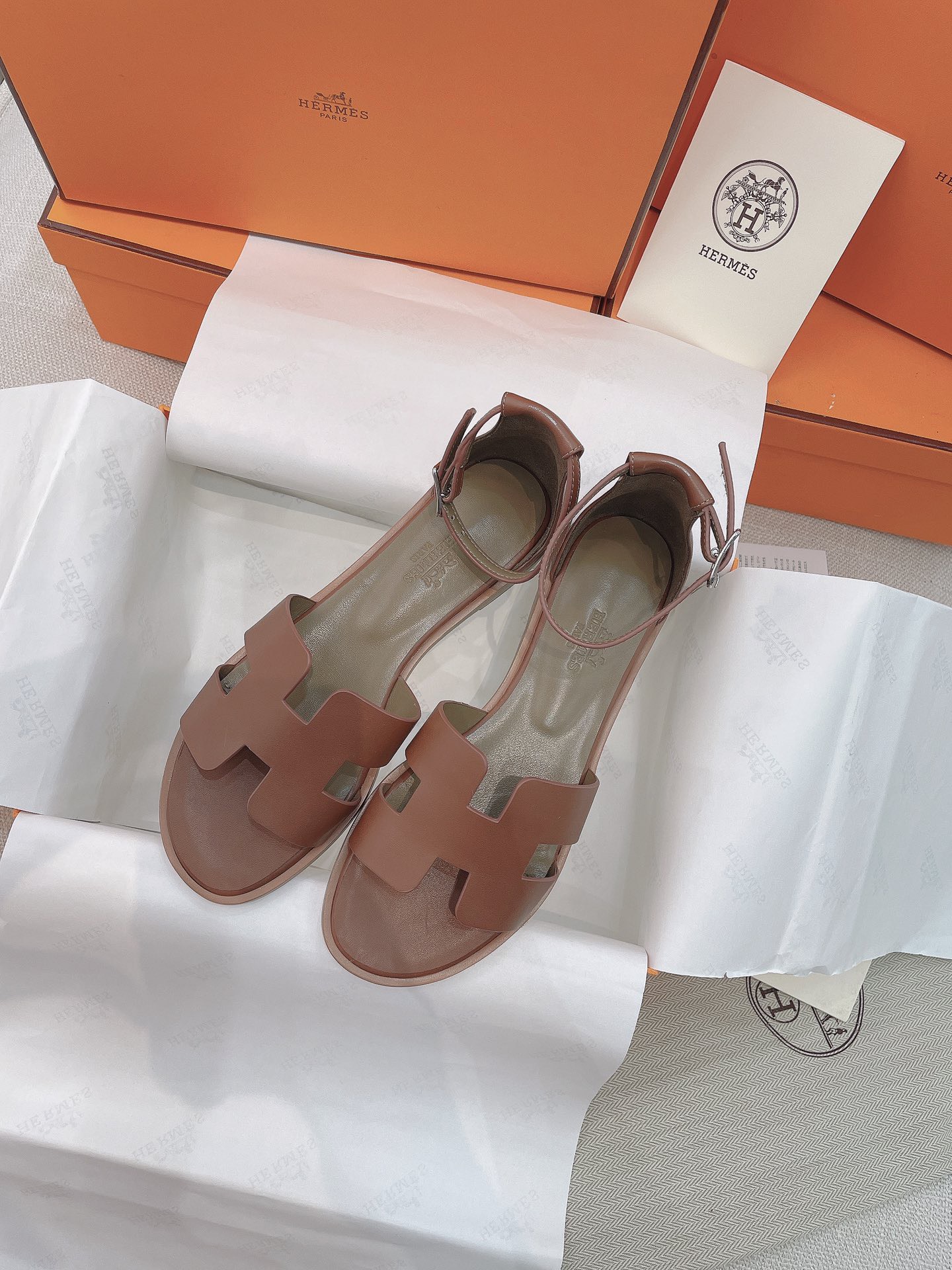 z3327642066905_6797a3693a0d5ad9451e03990f900dca Giày nữ Hermes siêu cấp GNSC1514 8
