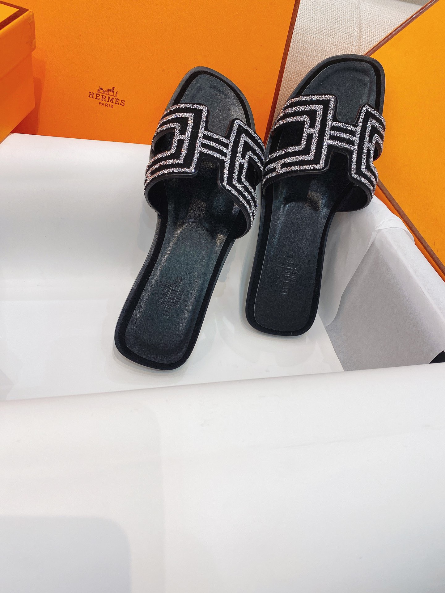 z3331516314717_3caa1ad2ebde2ef40c7ef31d7ebc9be1 Dép nữ Hermes hàng hiệu GNSC1521