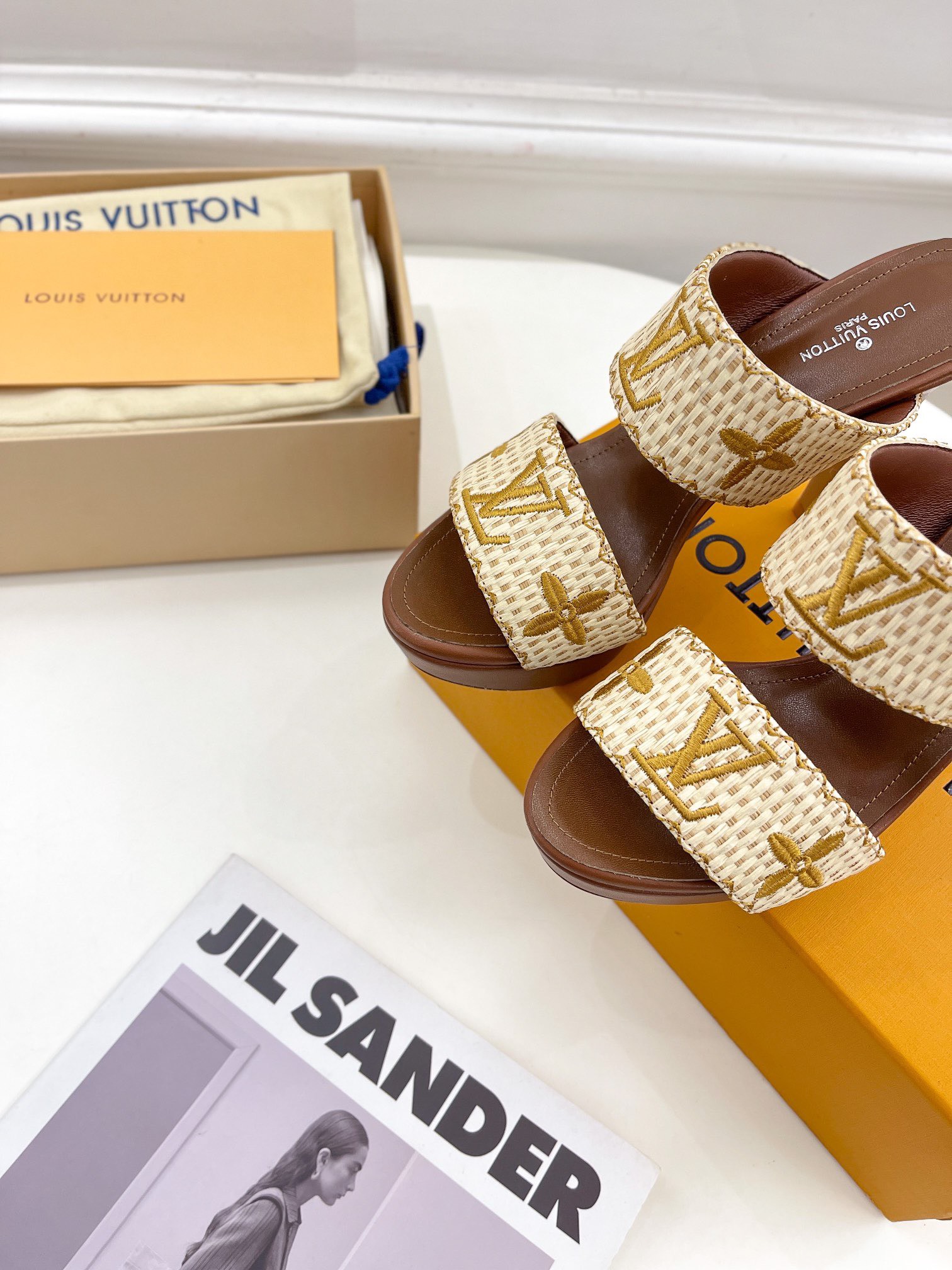 z3356598811827_dd0e7c0d016b6503b3f6e1b617b30f0d Giày nữ Louis Vuitton hàng hiệu GNSC1538