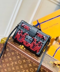 Giới thiệu túi nữ Louis Vuitton Petite Malle Màu đen đỏ