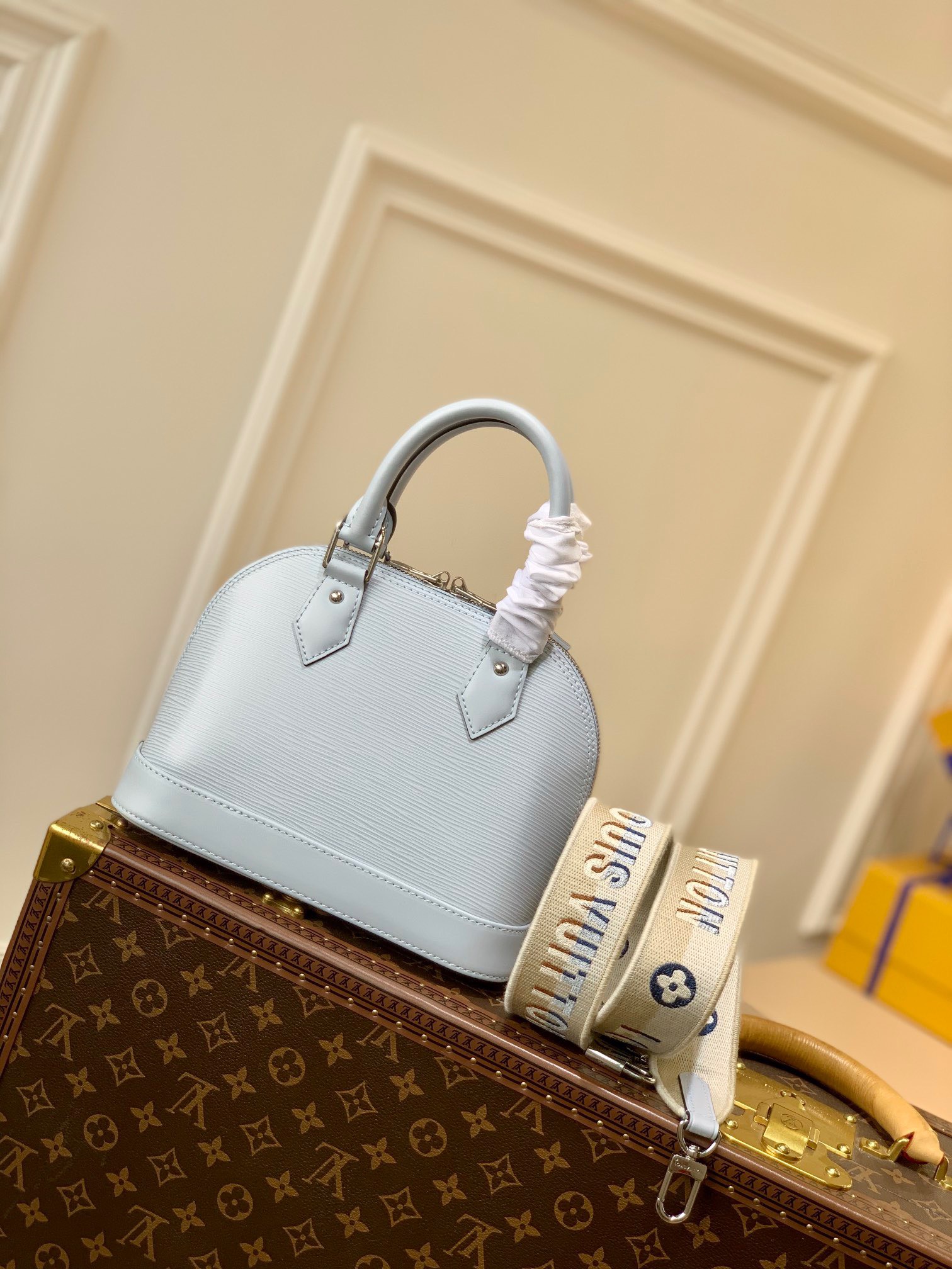 z3430384047822_6f91482ecefbe4bf4b54a50e77bf56cd Túi xách Louis Vuitton Alma Bb Epi Màu Trắng