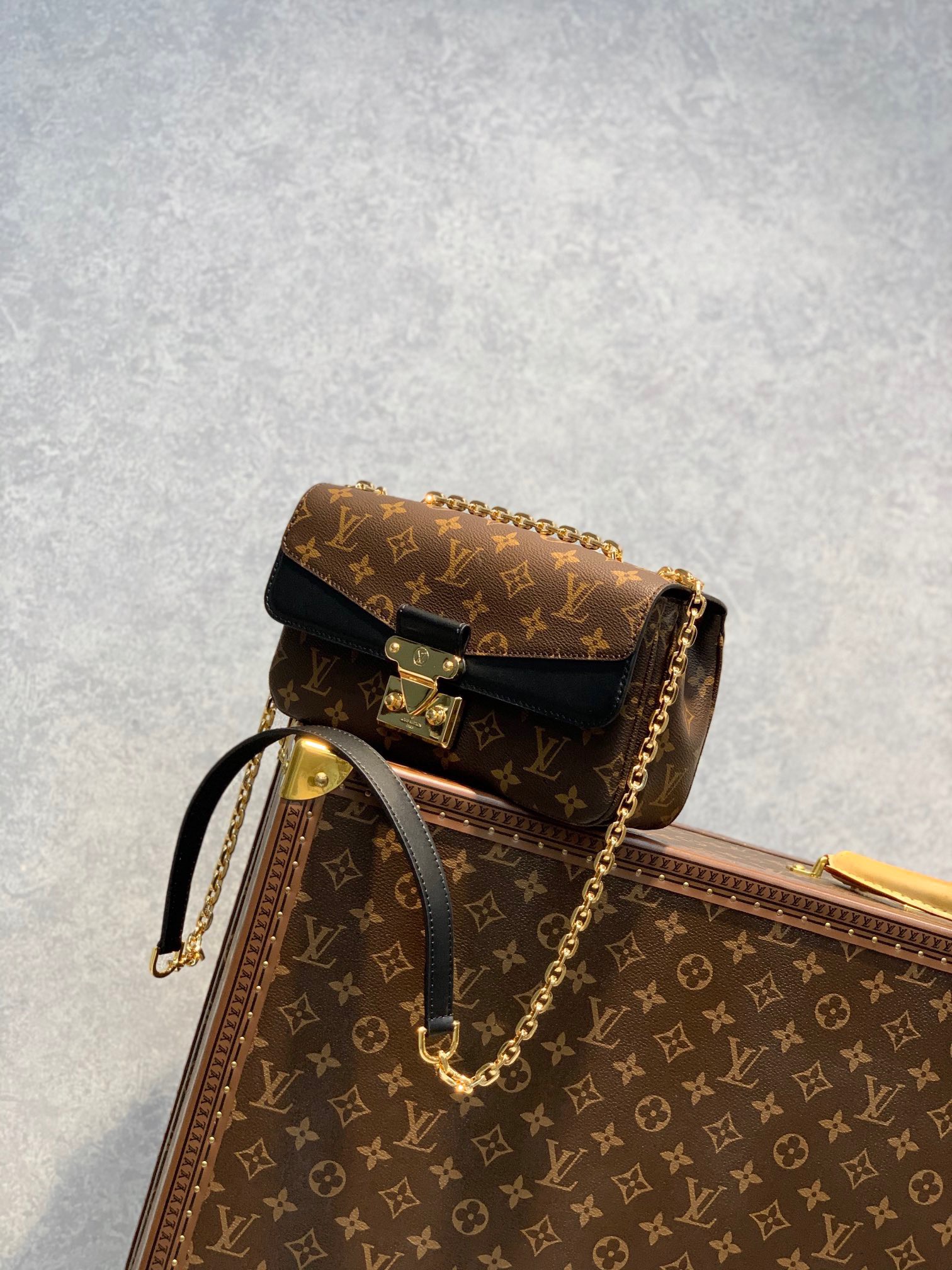 z3435111620130_a324bf758112d7d7a322bb1161174ddd Túi xách đeo chéo Louis Vuitton Monogram Marceau Màu Đen