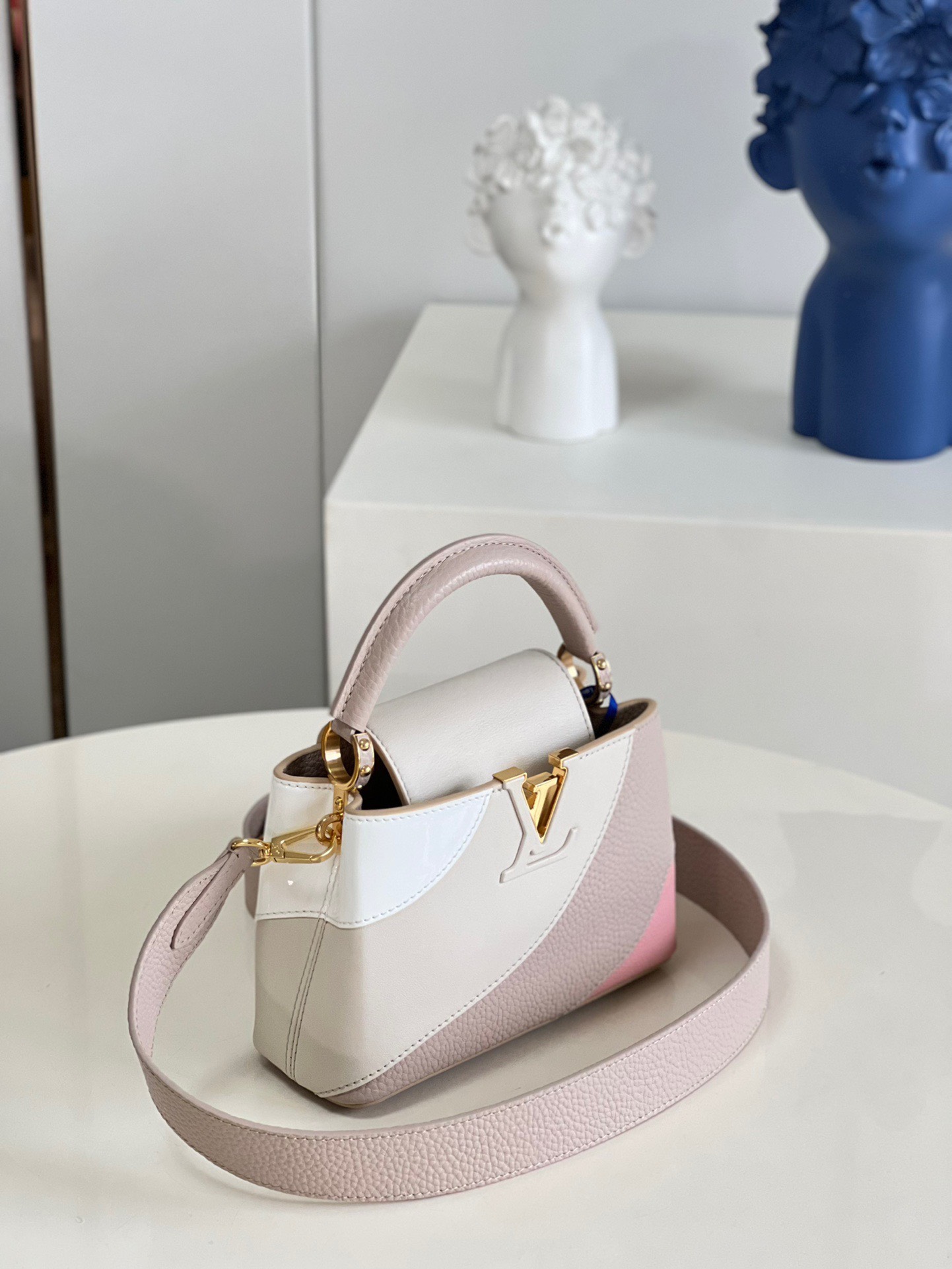 z3447063797234_565949b270de03c2f89c29703f4c8ffa Túi xách Louis Vuitton CAPUCINES BB Màu Be Vani