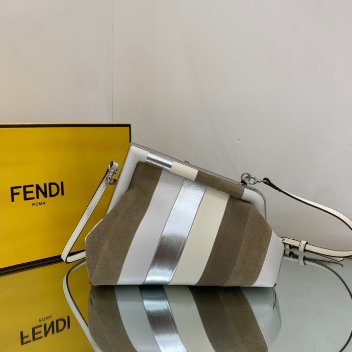 z3452461786196_40fd8a60e76c752565bc86c89a4b5c28 Túi xách Fendi hàng hiệu –TXSC1598