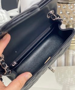 Túi Xách Chanel Mini Classic Handbag Lambskin Gold-Tone Màu Đen