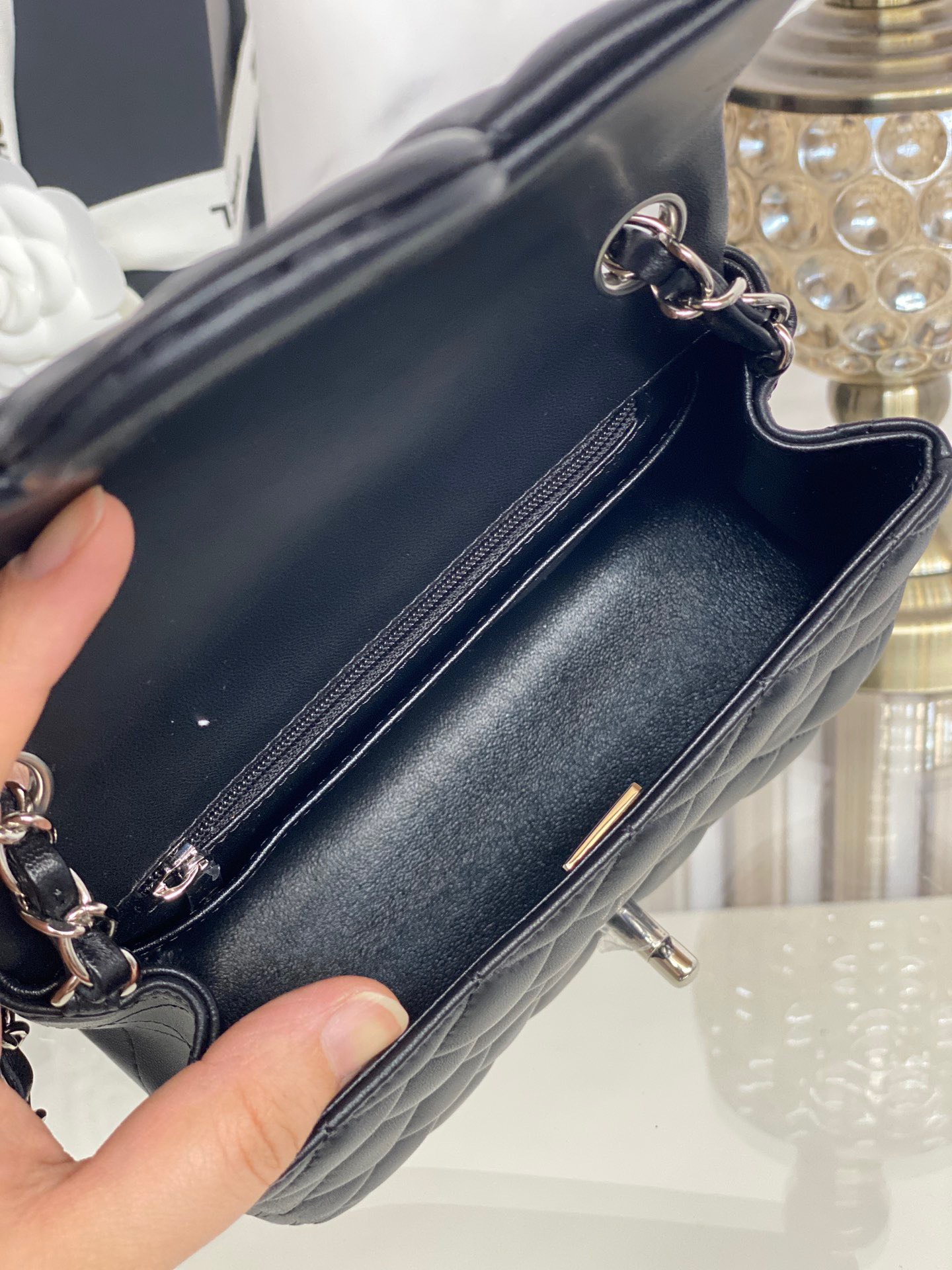 Túi Xách Siêu Cấp - Địa chỉ mua túi xách Chanel Mini Classic Handbag Lambskin Gold-Tone màu đen