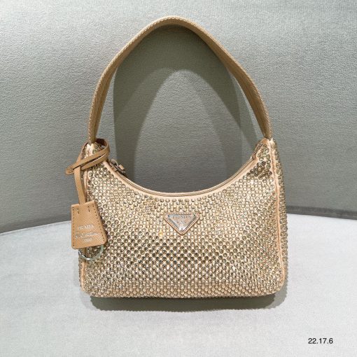 Mua túi Prada kẹp nách siêu cấp Like Auth ở đâu?