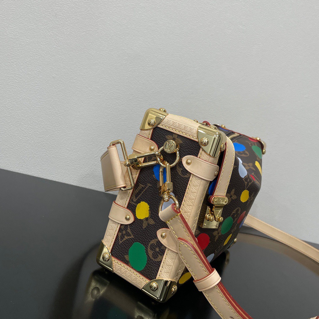 z3539586031404_bb87c93a0d656d89f284f1ac262ca5c6 Túi Xách Louis Vuitton Side Trunk MM East West Màu Đen
