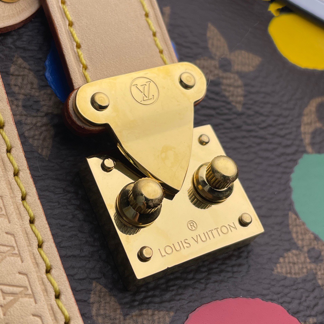 z3539586332040_ccdfd42a0e257085e1e208c7c56ad501 Túi Xách Louis Vuitton Side Trunk MM East West Màu Đen