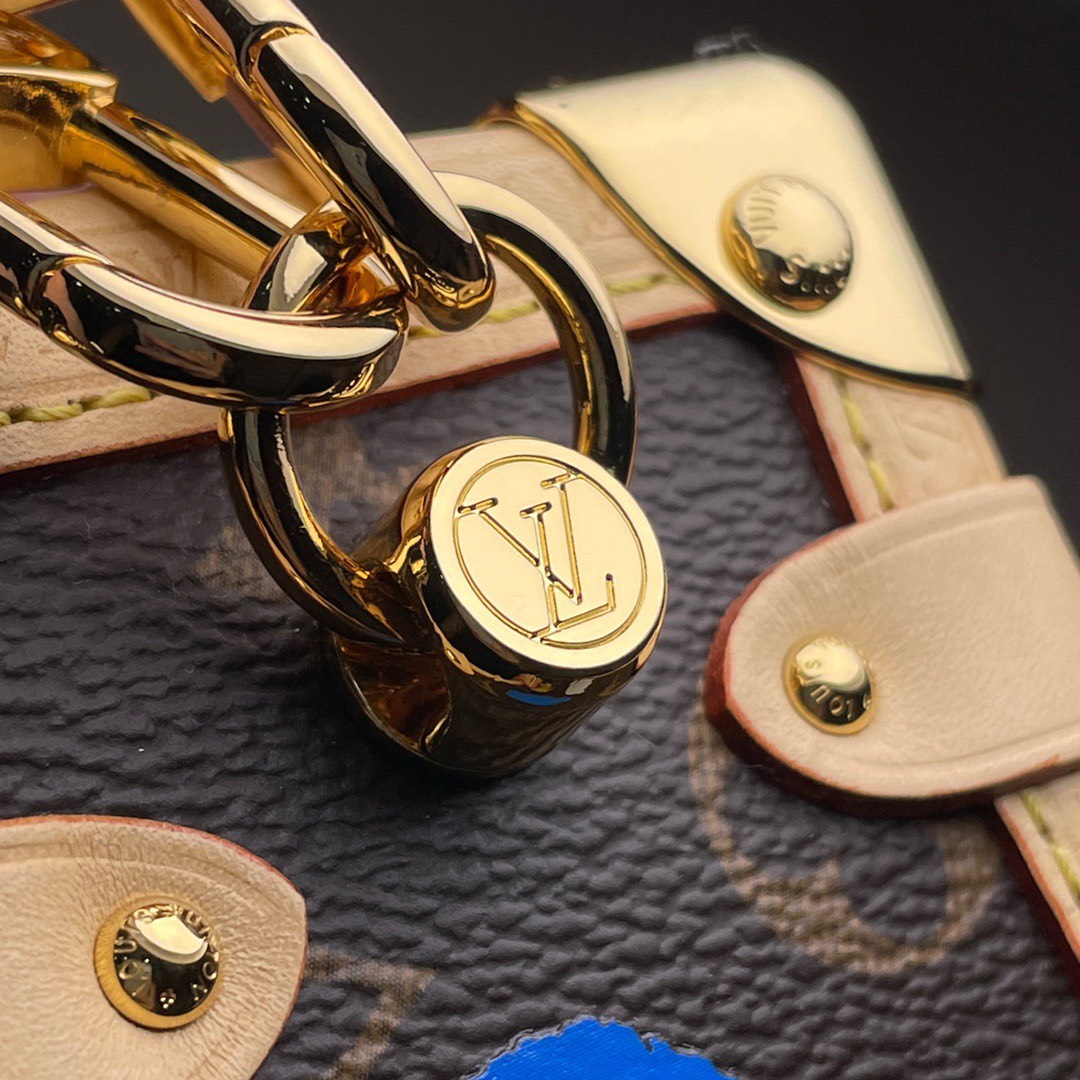 z3539586429404_a88c3e3f9b4cb446dc9d49f79f43fa58 Túi Xách Louis Vuitton Side Trunk MM East West Màu Đen