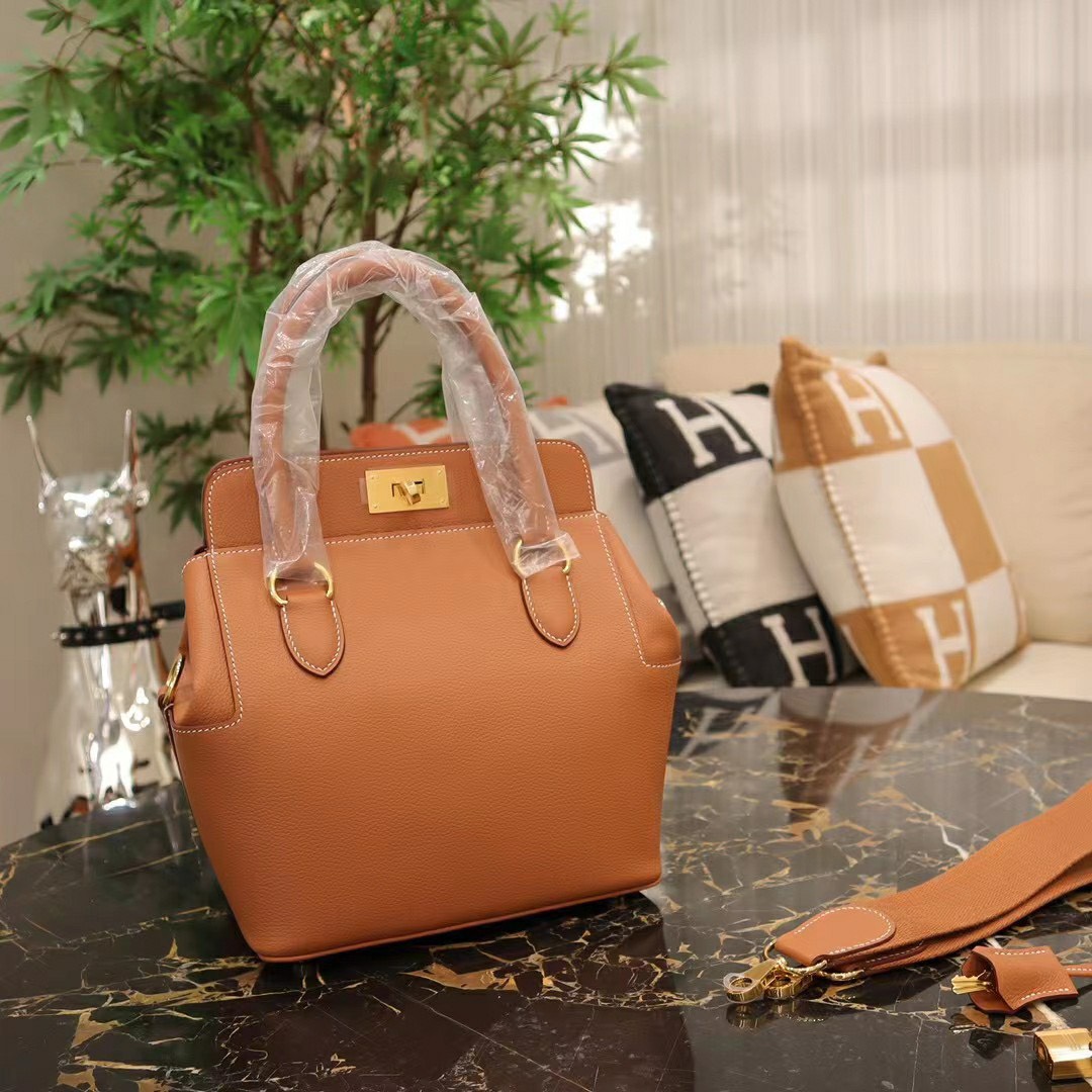 Túi Xách Hermes Toolbox 20 Màu Nâu Siêu Cấp Túi Xách Hermes Toolbox 20 Màu Nâu Siêu Cấp