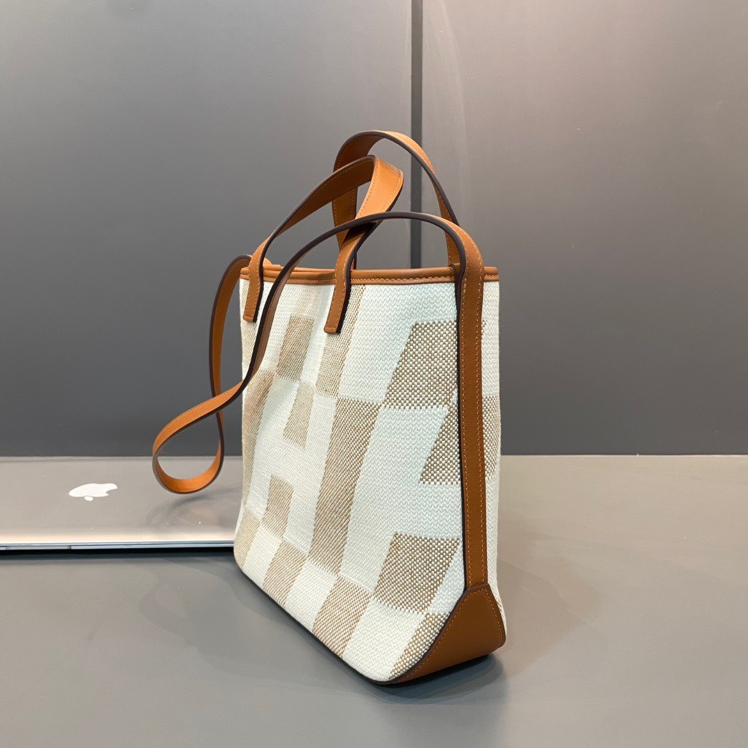 Lưu ý khi sử dụng túi xách Hermes Cabas H En Biais màu nâu vàng