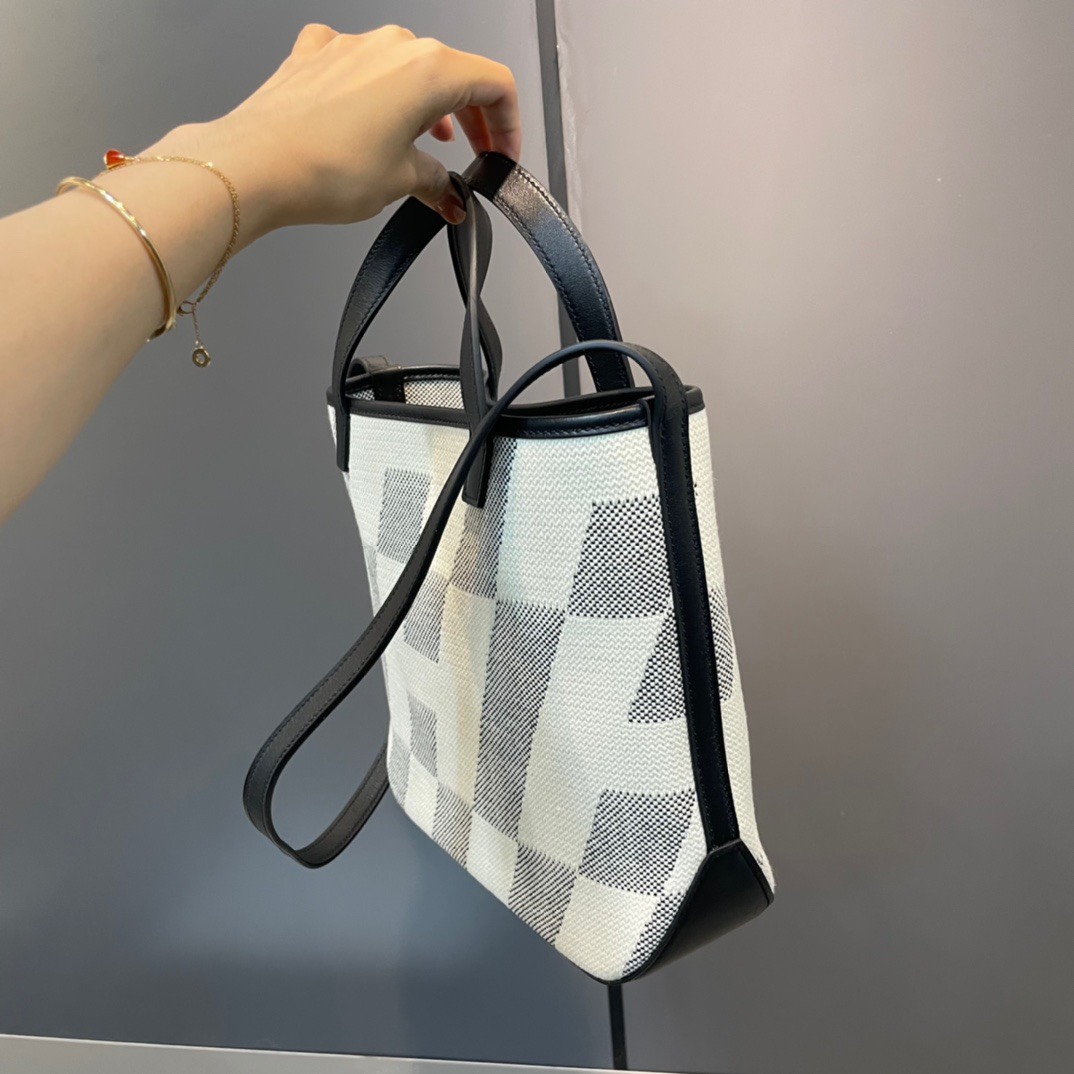 z3592154899790_709c2f593dd256a2ff8dda94593ca7c1 Túi xách Hermes Cabas H En Biais Màu Trắng Siêu Cấp