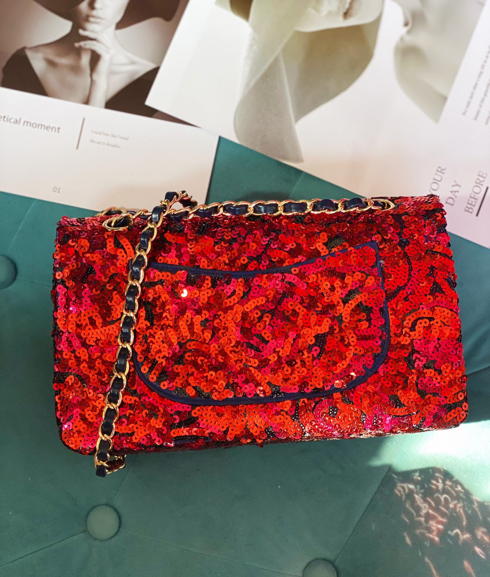 z3637425232942_9873b88b0696611676bde3d8776deb3c Túi xách nữ Chanel 23A Sunset Shaded Sequin Mini Flap Bag Màu Đỏ