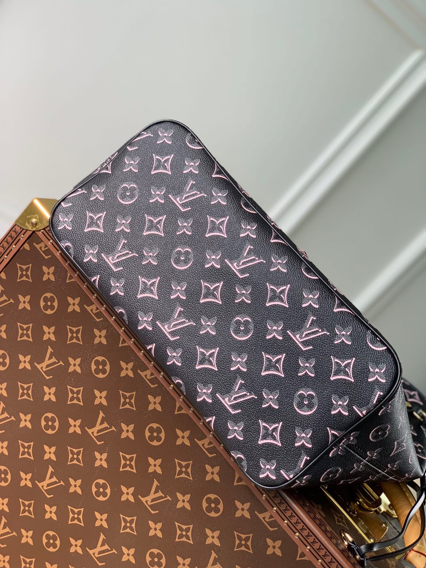 Lưu ý khi sử dụng túi xách nữ Louis Vuitton Neverfull MM màu đen