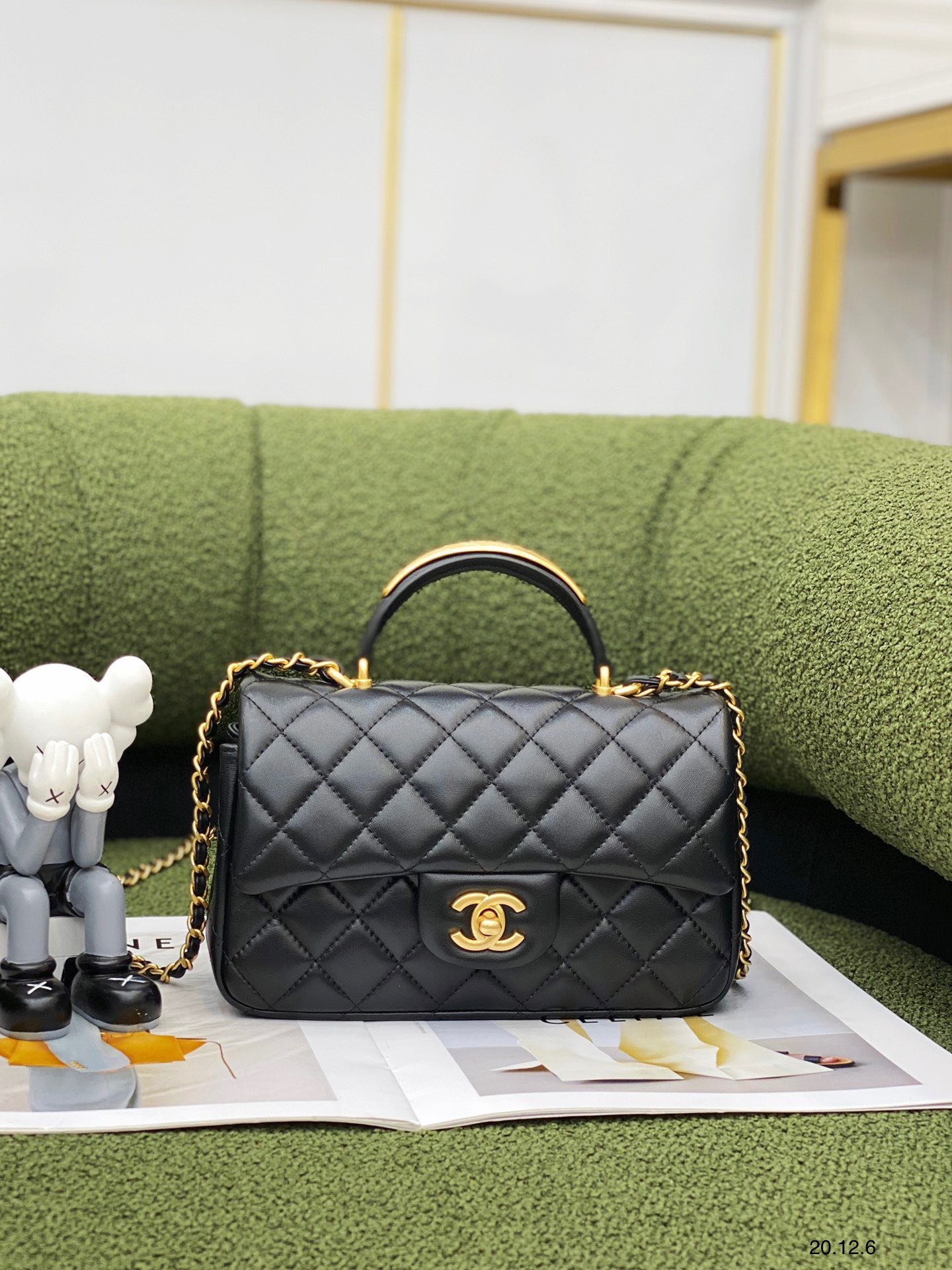 Túi xách nữ Chanel Mini Flap Bag Top Handle Lambskin màu đen Túi xách nữ Chanel Mini Flap Bag Top Handle Lambskin màu đen