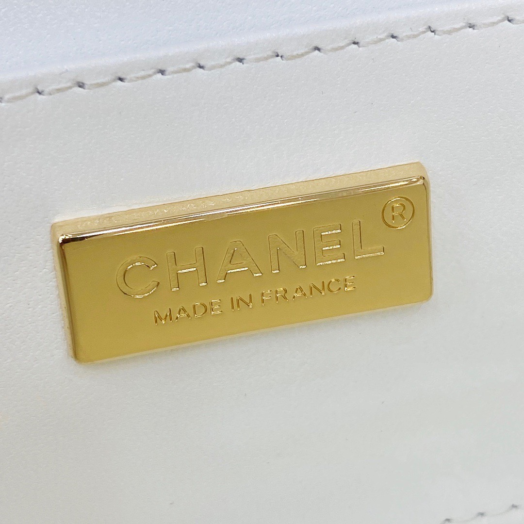 Mua túi xách nữ Chanel Mini Minaudiere màu trắng siêu cấp ở đâu?