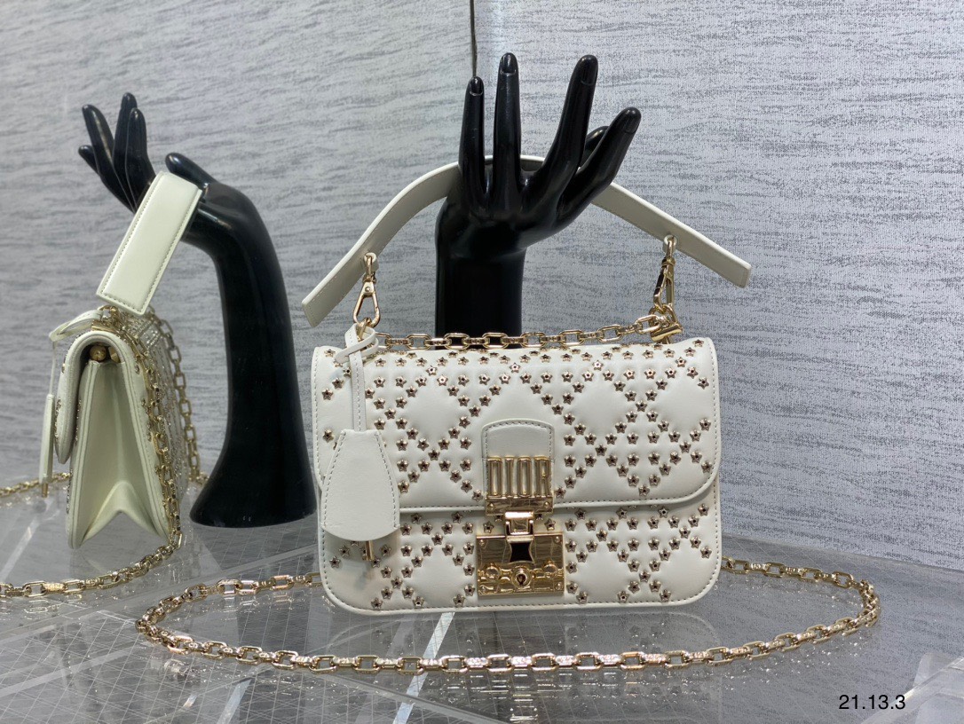 Túi xách nữ Dior Dioraddict Flap Bag Studded Màu Trắng Túi xách nữ Dior Dioraddict Flap Bag Studded Màu Trắng