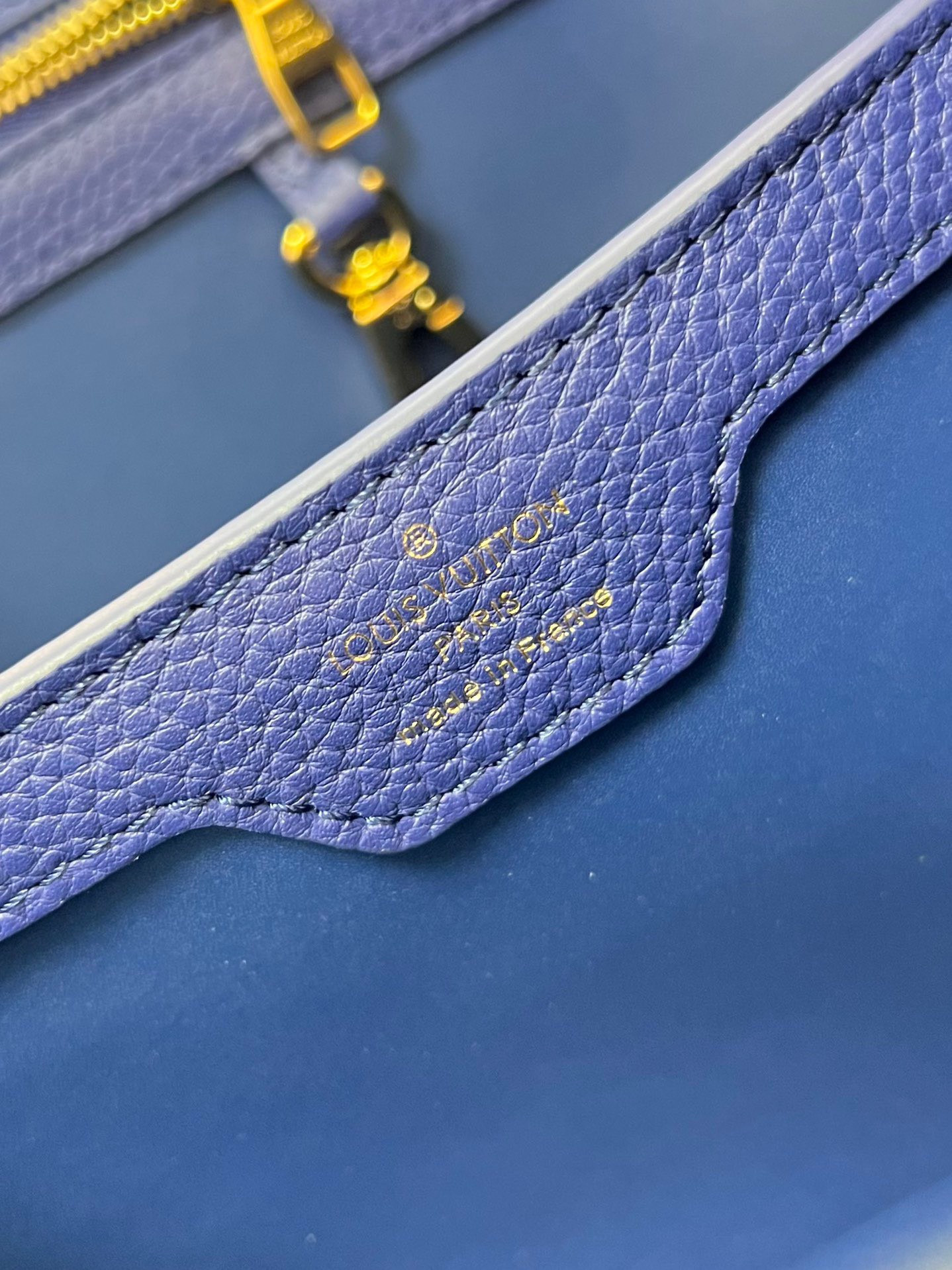 Địa chỉ mua túi xách Louis Vuitton Capucines MM màu xanh đậm siêu cấp