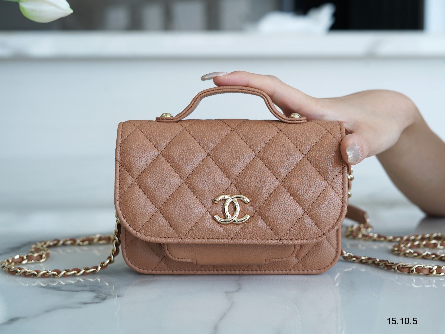 Túi xách Chanel Caviar Quilted Medium Business Affinity Flap White màu nâu Túi xách Chanel Caviar Quilted Medium Business Affinity Flap White màu nâu