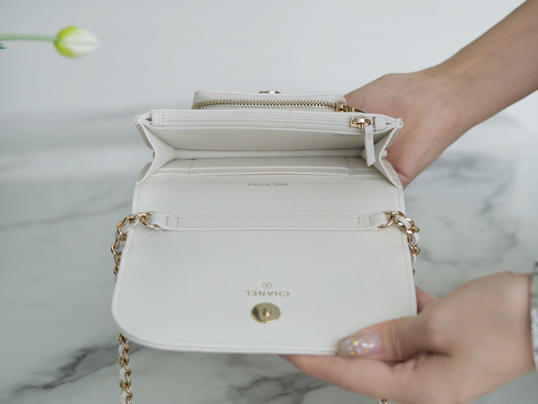 z3915990184468_121329135026c85fcee171dada3ba771 Túi xách Chanel Caviar Quilted Medium Business Affinity Flap White Màu Trắng