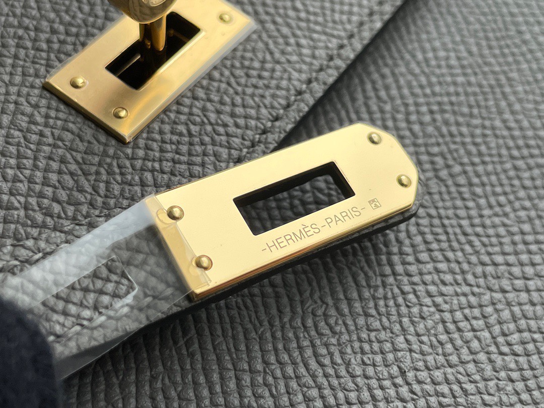 z3979095876770_fc34e5f923c020969d299ec46c369c0e Túi xách Hermes Kelly en Désordre màu Ghi