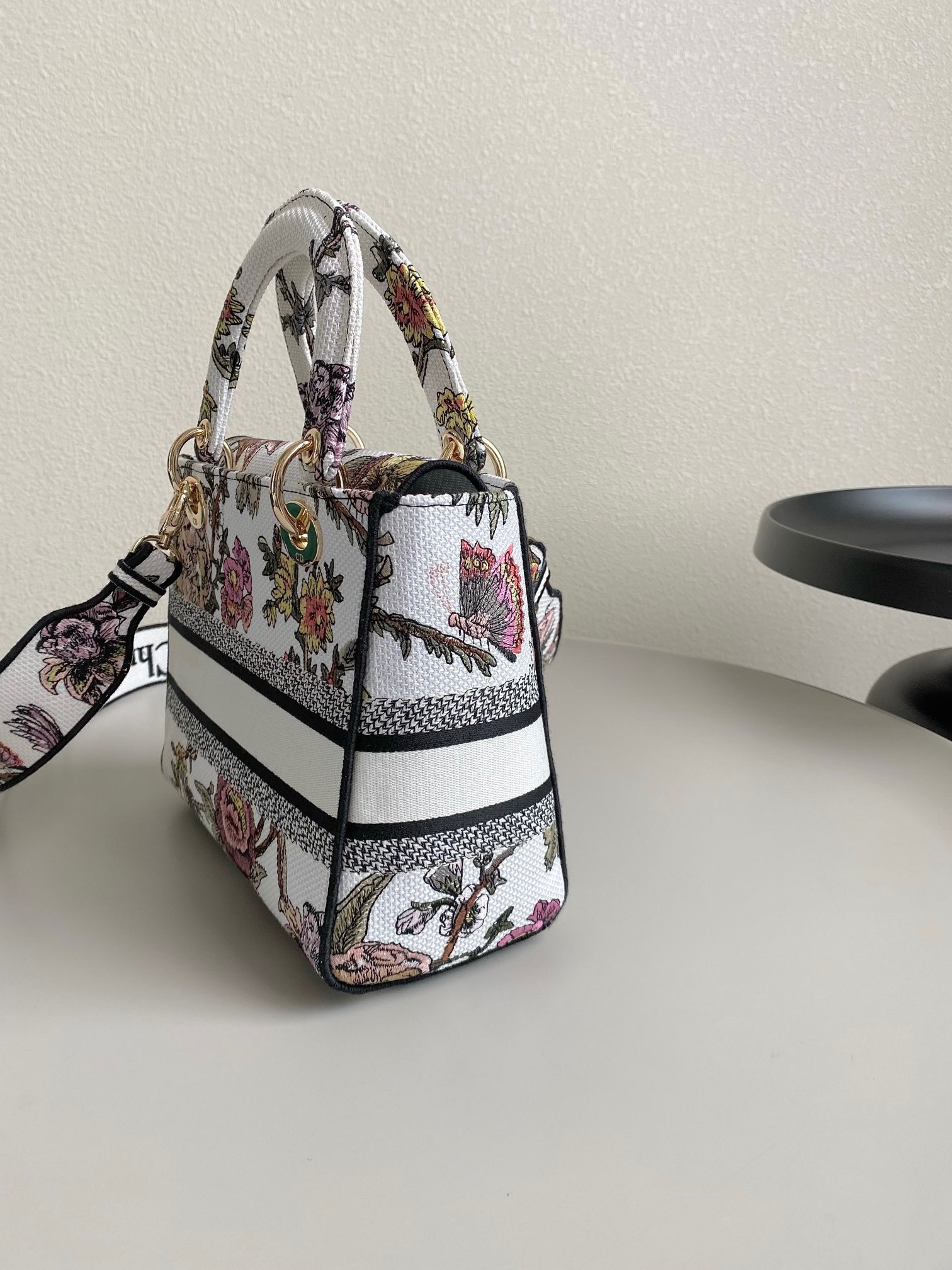 z4092677144861_3bd910009e74bea2f20bfd094d687fc6 Túi xách Dior Lady D-Lite Medium Siêu Cấp