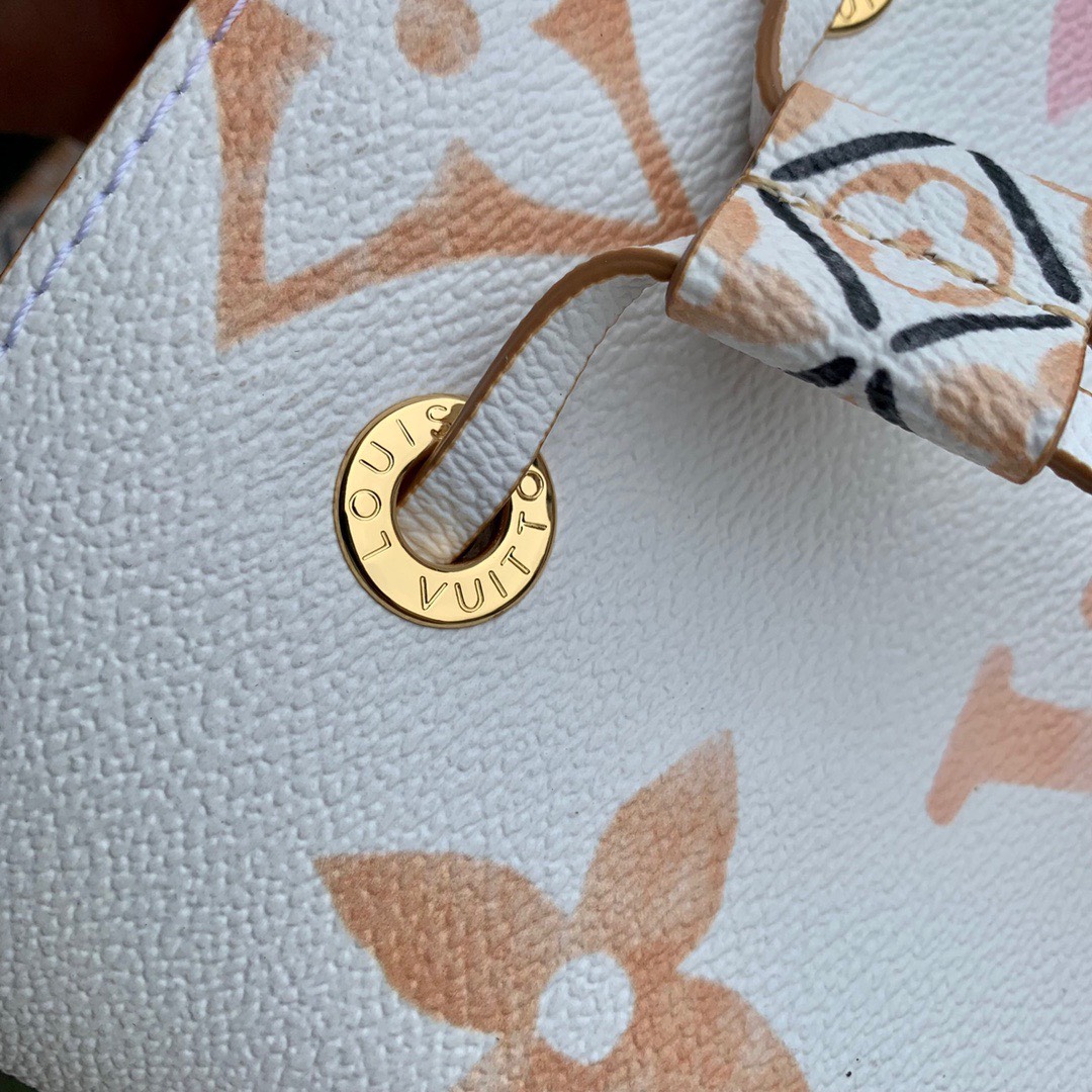 Địa chỉ mua túi xách nữ Louis Vuitton NoéNoé màu be uy tín ở đâu?