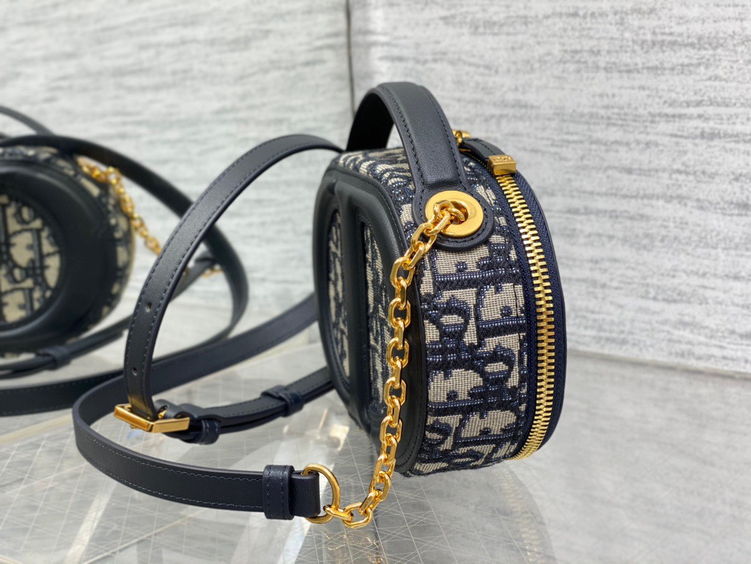 z4537695061810_419d3bd74e1967d8c570e714a01e76bf Túi Xách Dior CD Signature Oval Camera Màu Xanh Họa Tiết Oblique