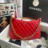 Túi đeo vai nữ Chanel 23B Hobo Handbag màu đỏ