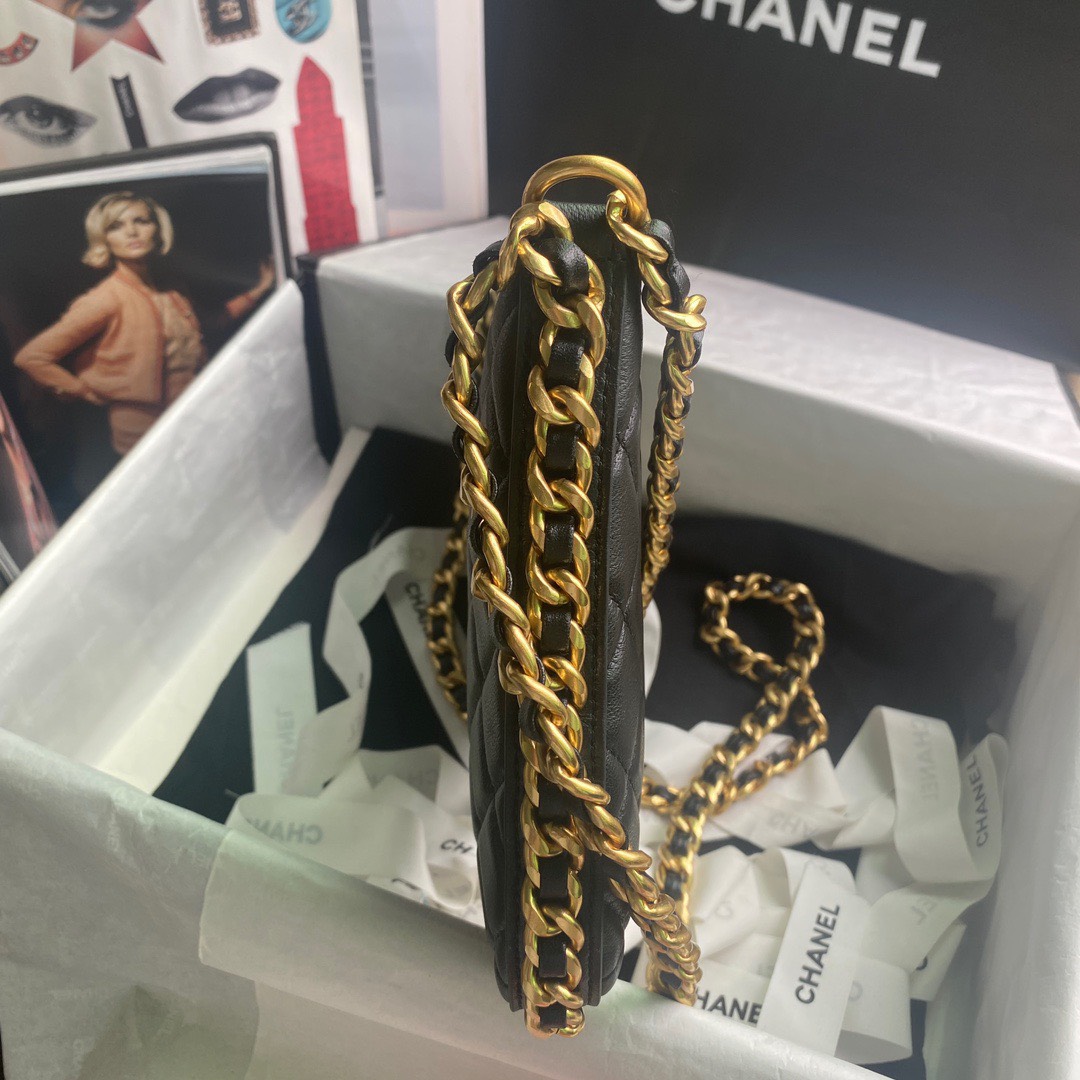 Lưu ý khi sử dụng và bảo quản túi đeo vai nữ Chanel 23B Hobo Handbag