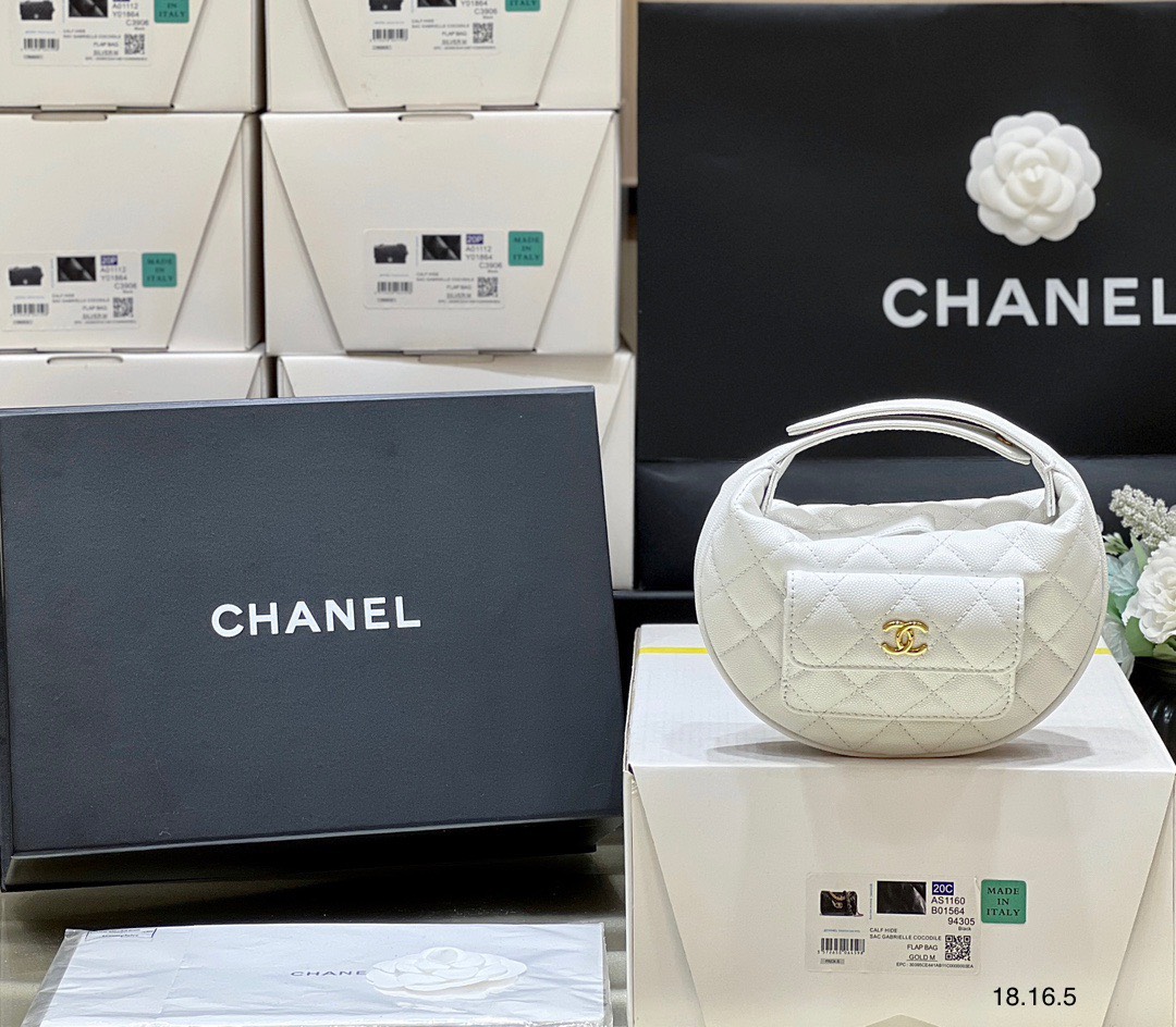 Túi Xách Tay Nữ Chanel Hobo Pouch Bag Black Caviar Gold Hardware Màu Trắng Túi Xách Tay Nữ Chanel Hobo Pouch Bag Black Caviar Gold Hardware Màu Trắng