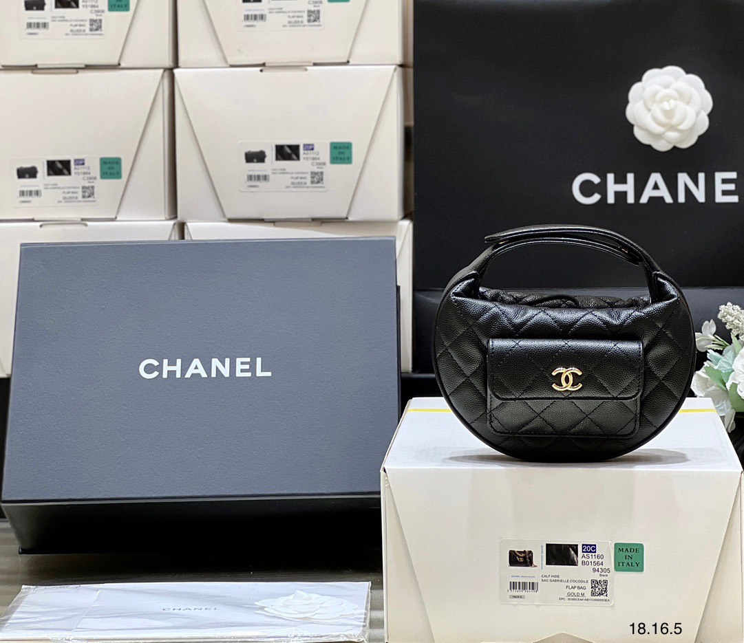 Túi xách tay nữ Chanel Hobo Pouch Bag Black Caviar Gold Hardware màu đen Túi xách tay nữ Chanel Hobo Pouch Bag Black Caviar Gold Hardware màu đen